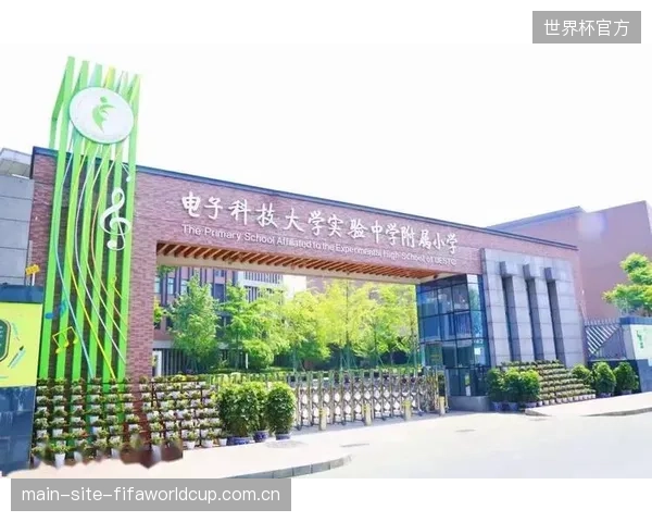 为响应“双减”后对体育教育的重视,模块化泳池将在未来五年内成为中小学校园的标准化配置 为响应“双减”后对体育教育的重视,模块化泳池将在未来五年内成为中小学校园的标准化配置